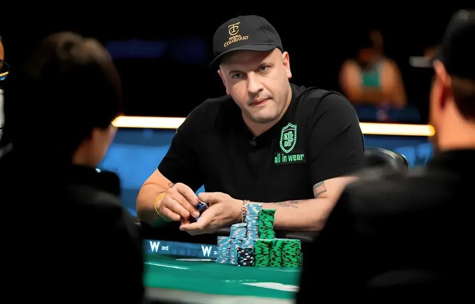 3BB的逆袭！七条金手链得主从淘汰边缘，一路翻倍至WSOP主赛事FT